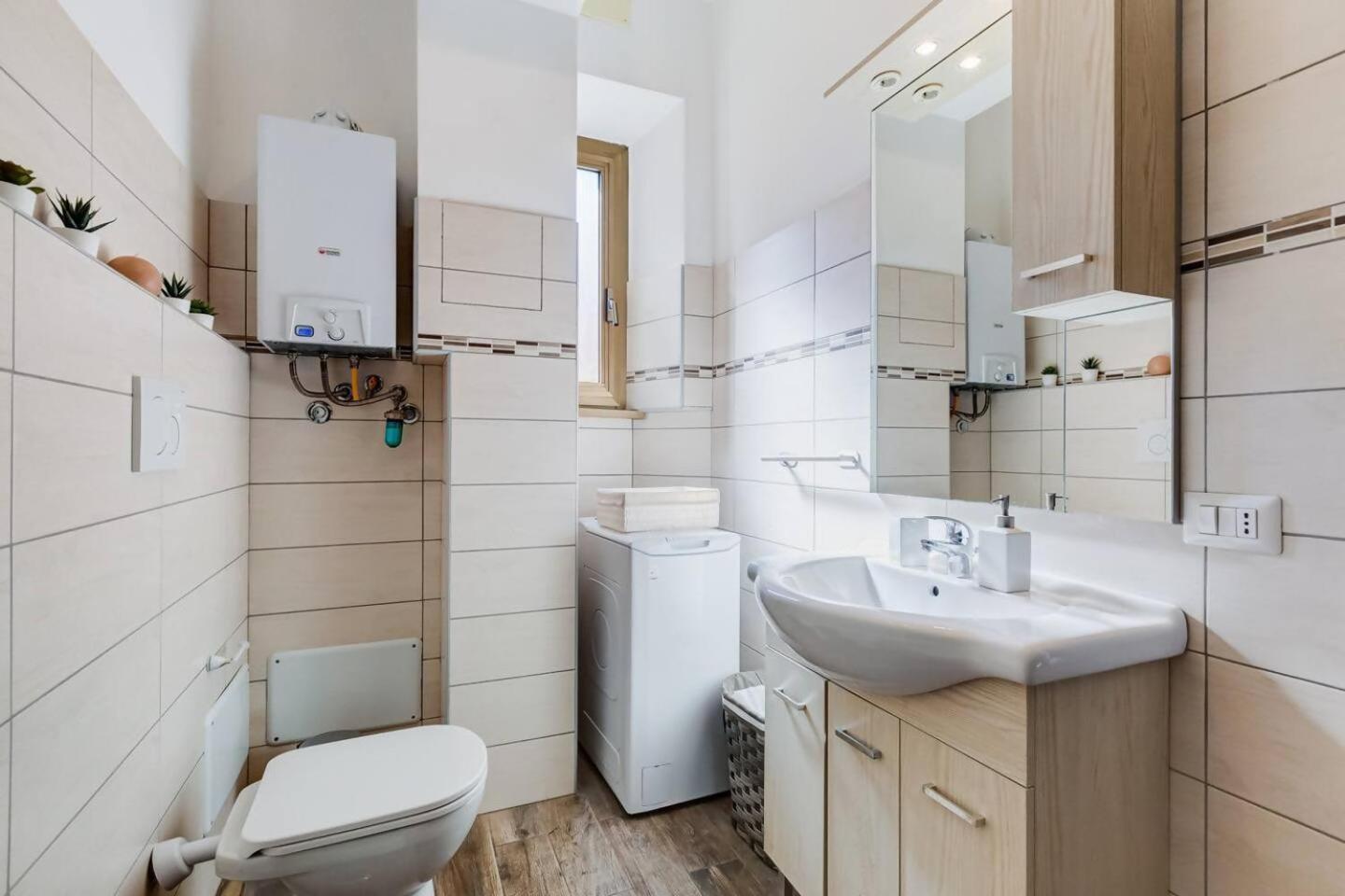 Bright And Spacious 2Bdr Apartment Roma Esterno foto