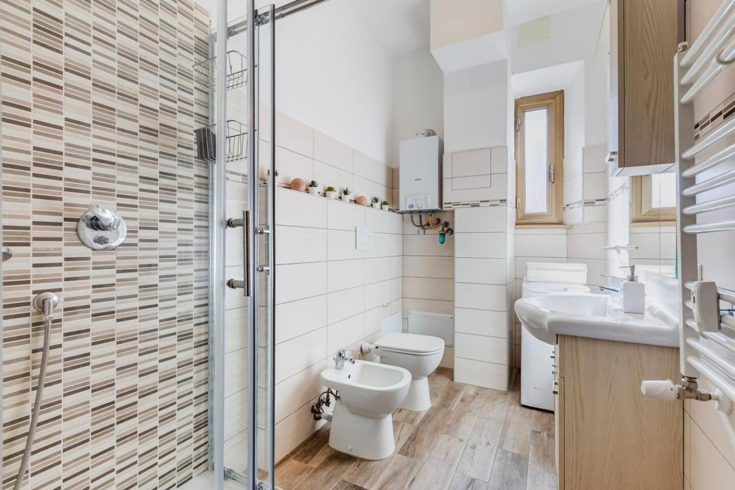 Bright And Spacious 2Bdr Apartment Roma Esterno foto