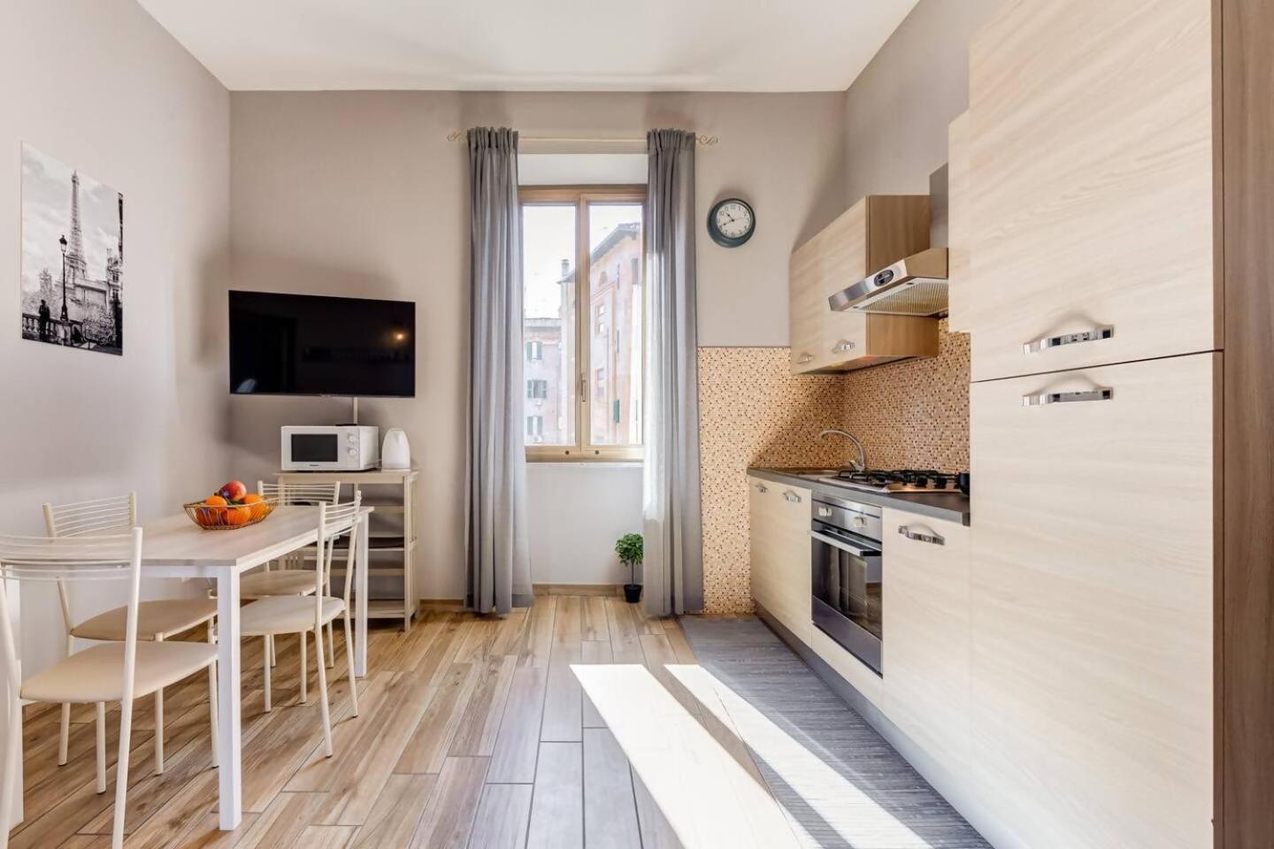 Bright And Spacious 2Bdr Apartment Roma Esterno foto